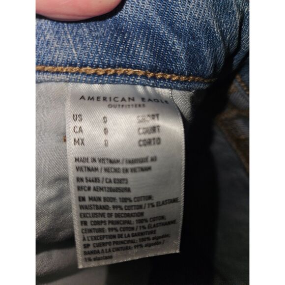 American Eagle Ripped Mom Jeans Size 0 short - Picture 3 of 3